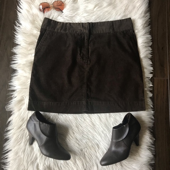 VV Short Brown Corduroy Skirt - Picture 2 of 7